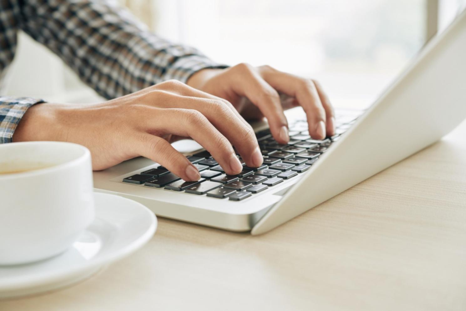 Oyun lansmanı ve pazarlama stratejileri uygulaması